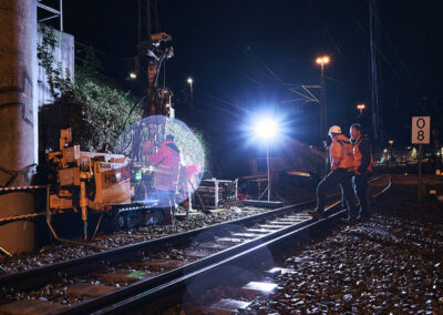 Erkundungsbohrungen während laufendem Bahnbetrieb